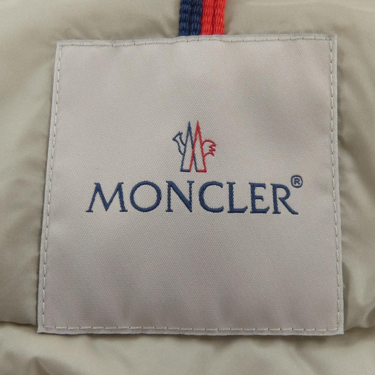 モンクレール MONCLER AVOCE ダウンジャケット