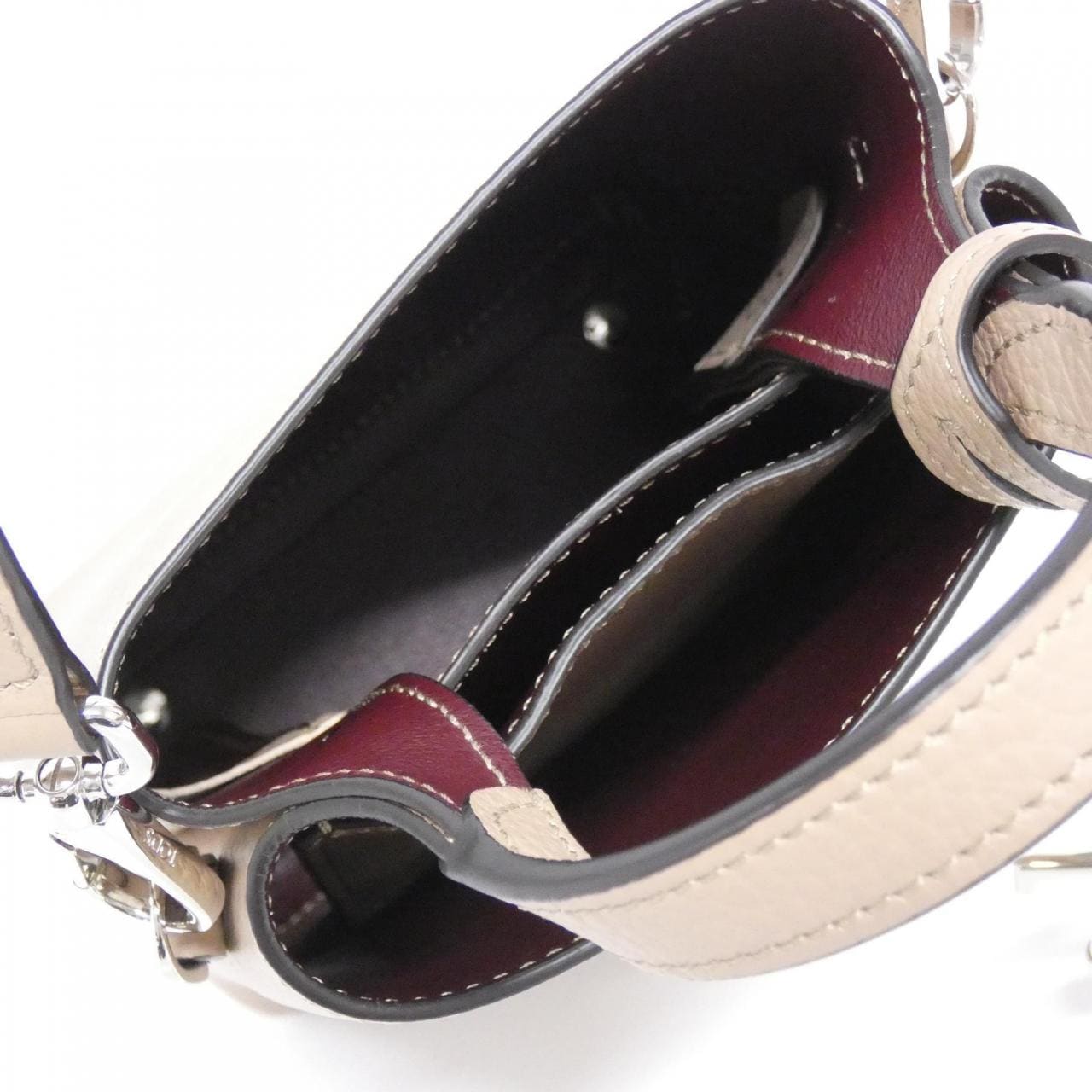 トッズ XBWAPAT9000QRI6O44 バッグ