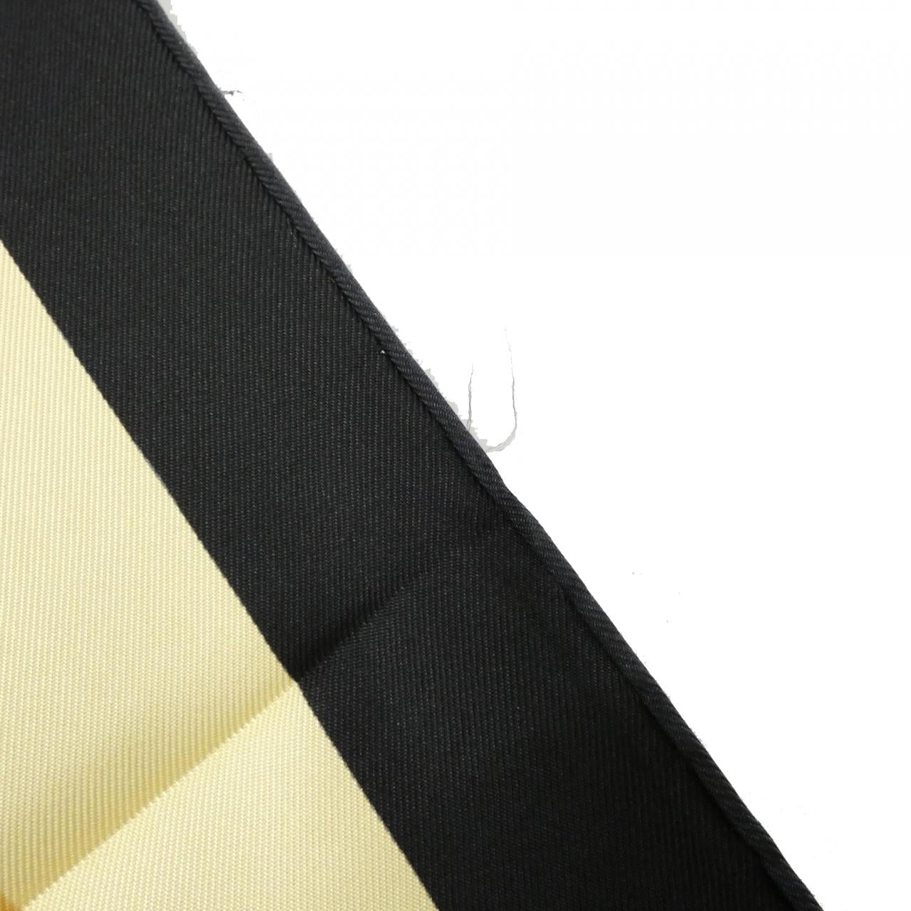 エルメス CHARMES DES PLAGES NORMANDES カレ スカーフ