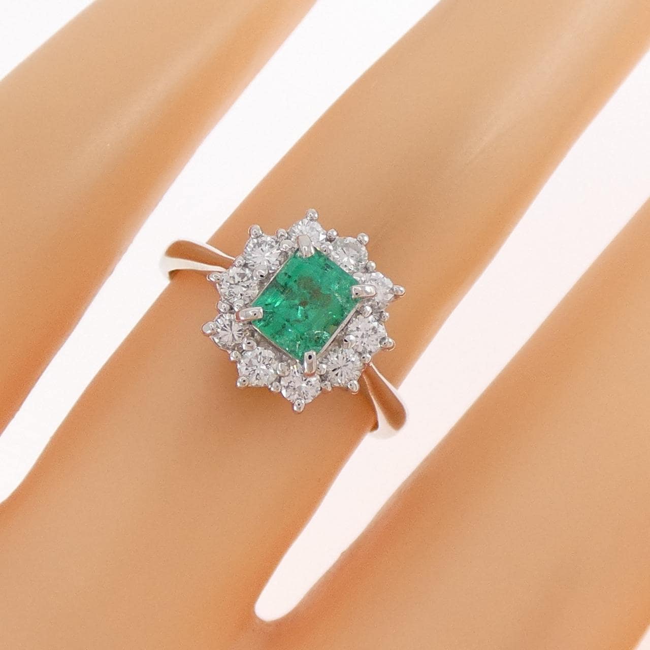 PT900 エメラルド リング 0.60CT