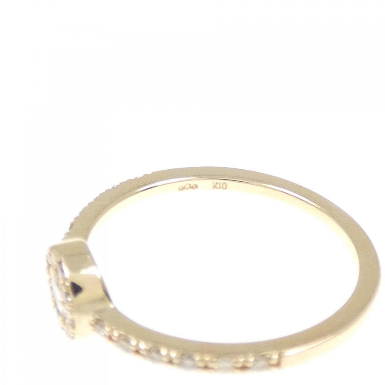 ココシュニック ホワイトサファイヤ リング