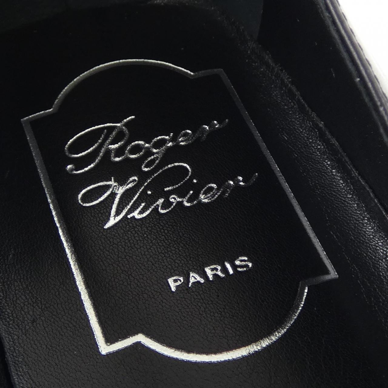 ロジェヴィヴィエ ROGER VIVIER フラットシューズ