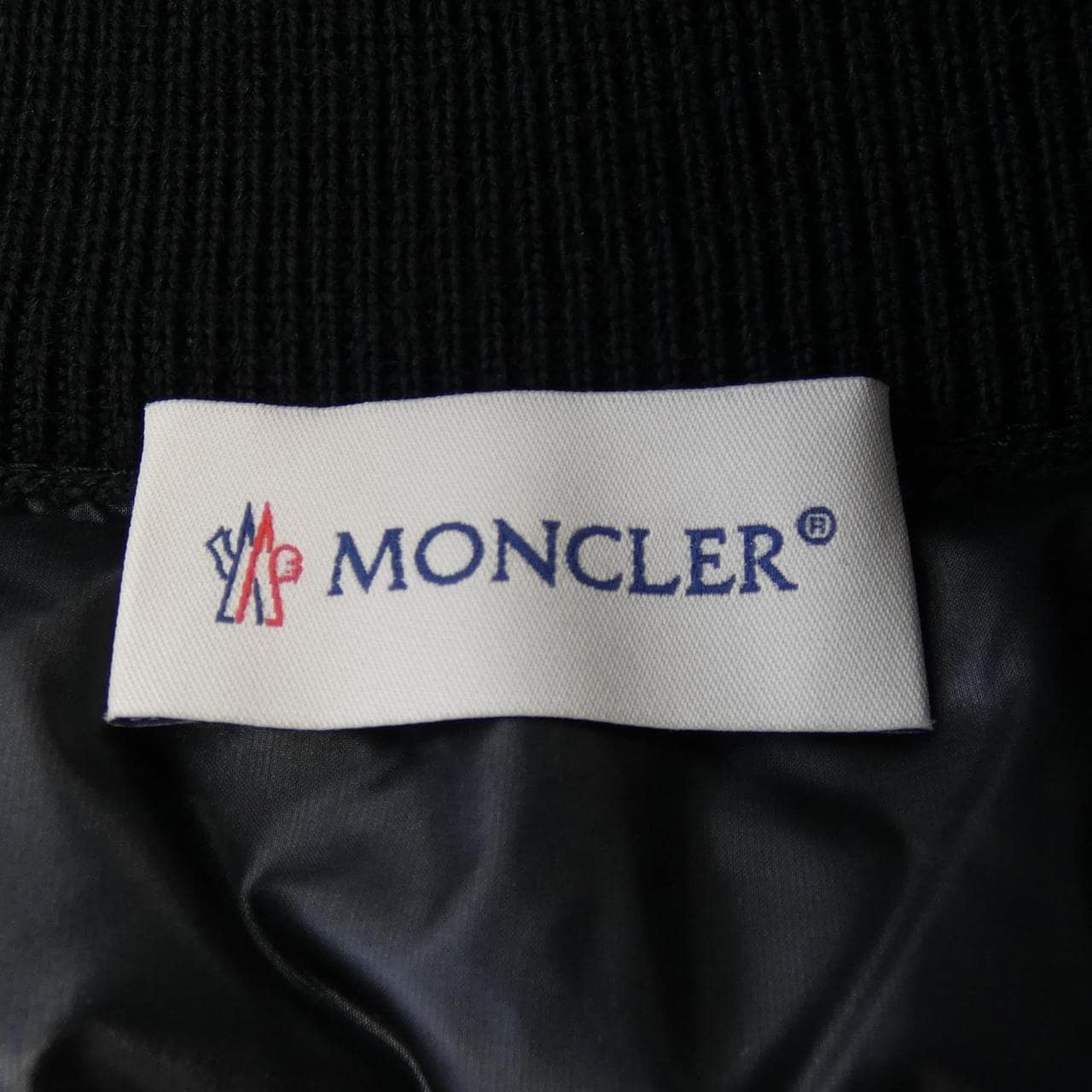 【新品】モンクレール MONCLER K20939B00023 ダウンジャケット