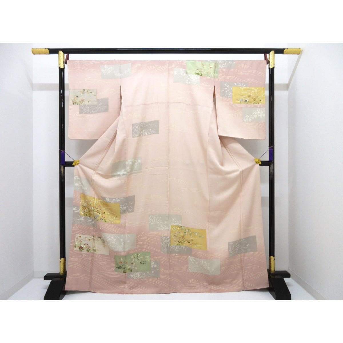 訪問着　友禅金彩加工　刺繍入り