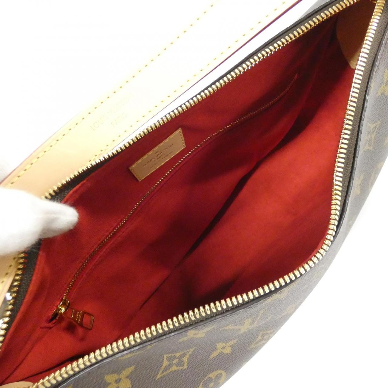 ルイヴィトン モノグラム スラウチィ PM M11952 ショルダーバッグ