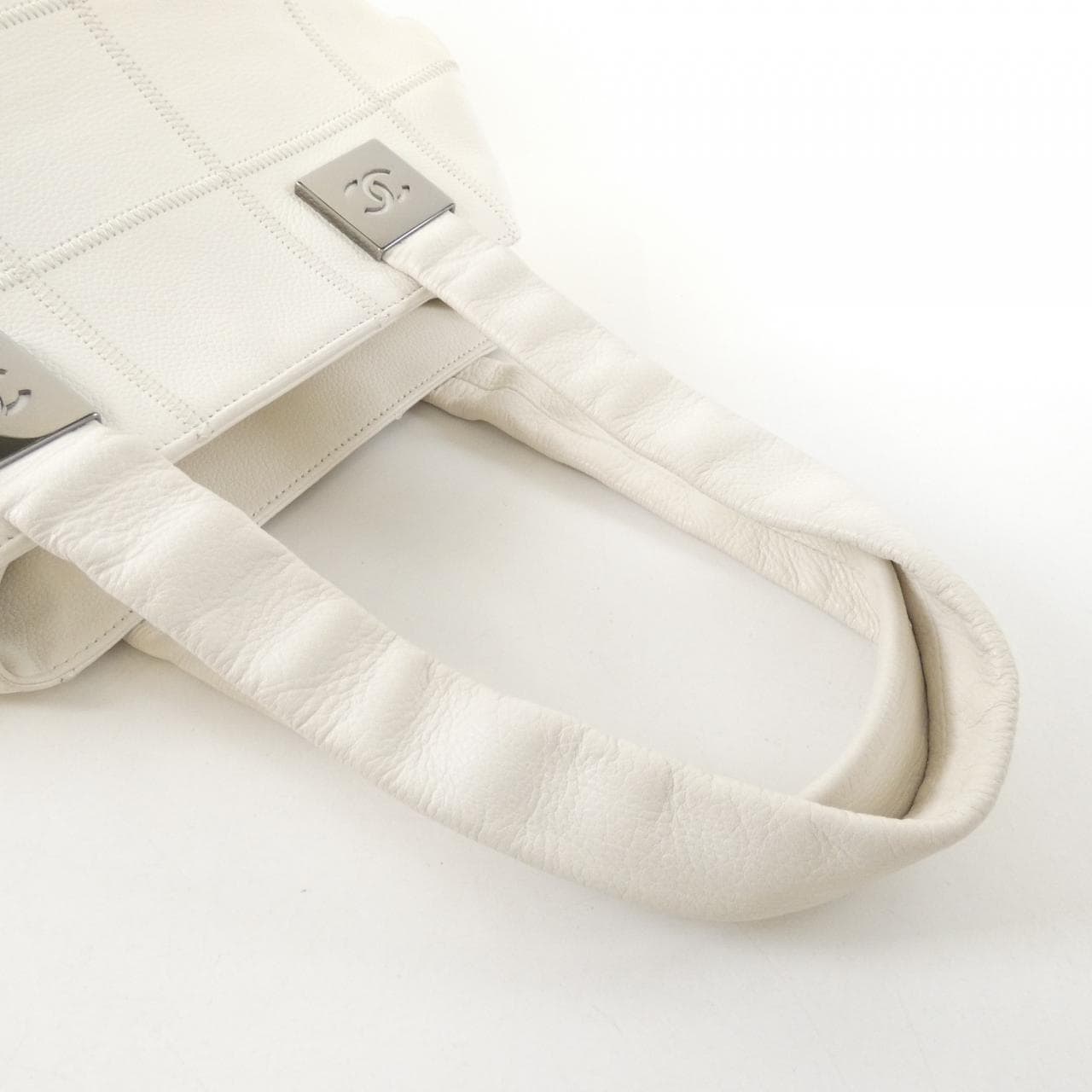 シャネル ショルダーバッグ