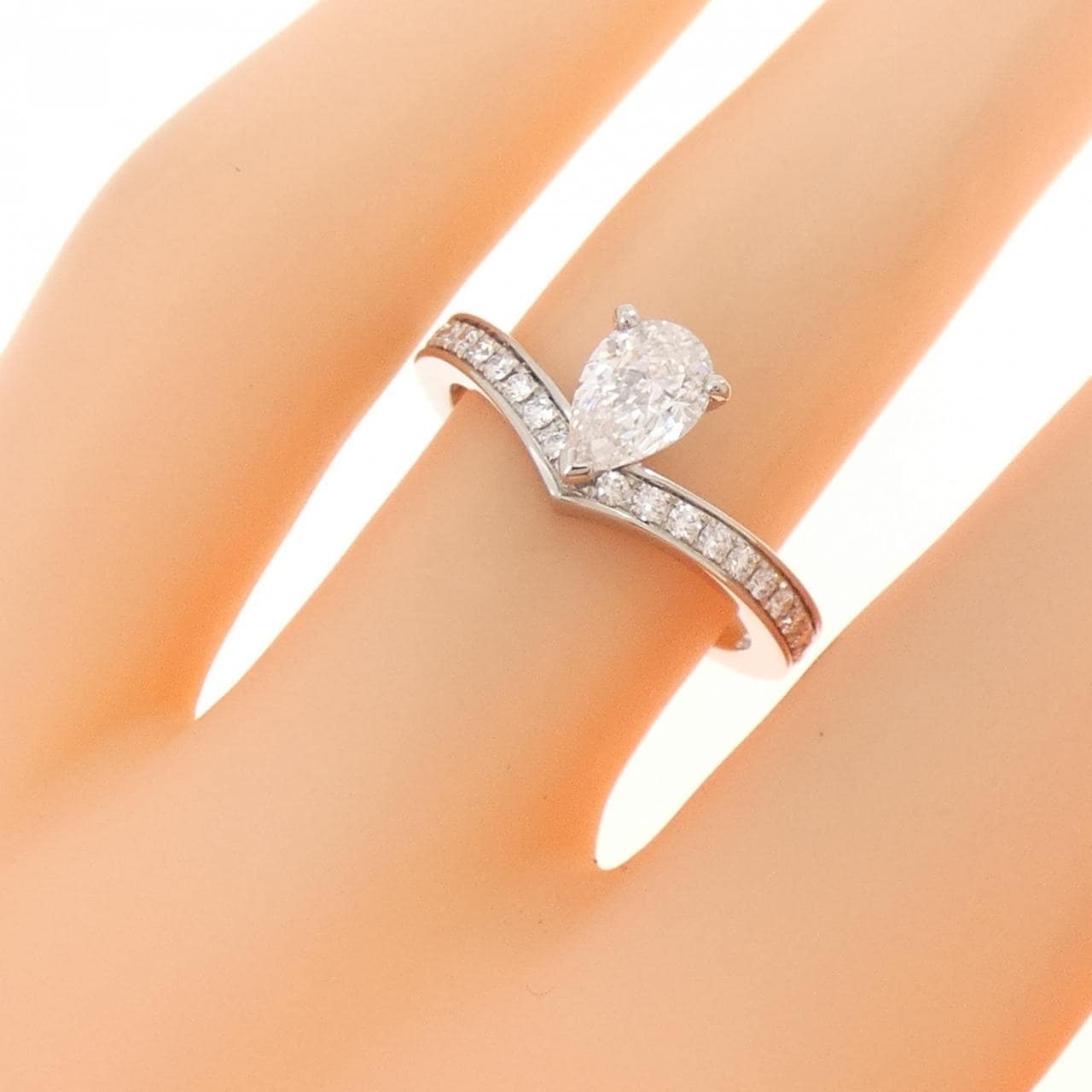 ショーメ ジョゼフィーヌ エグレット リング 0.52CT D VVS2 ペアシェイプ