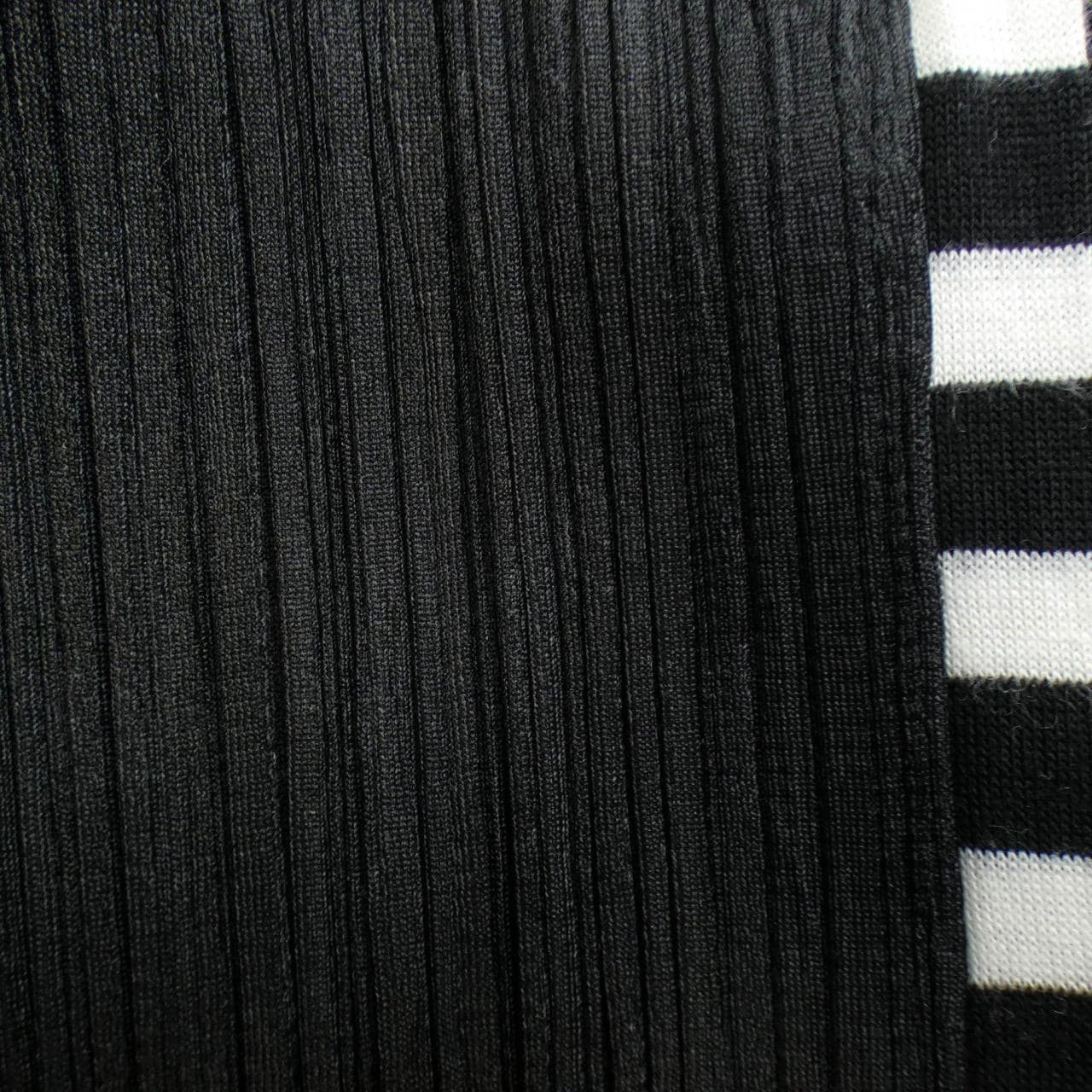 百褶PLEATS PLEASE短褲
