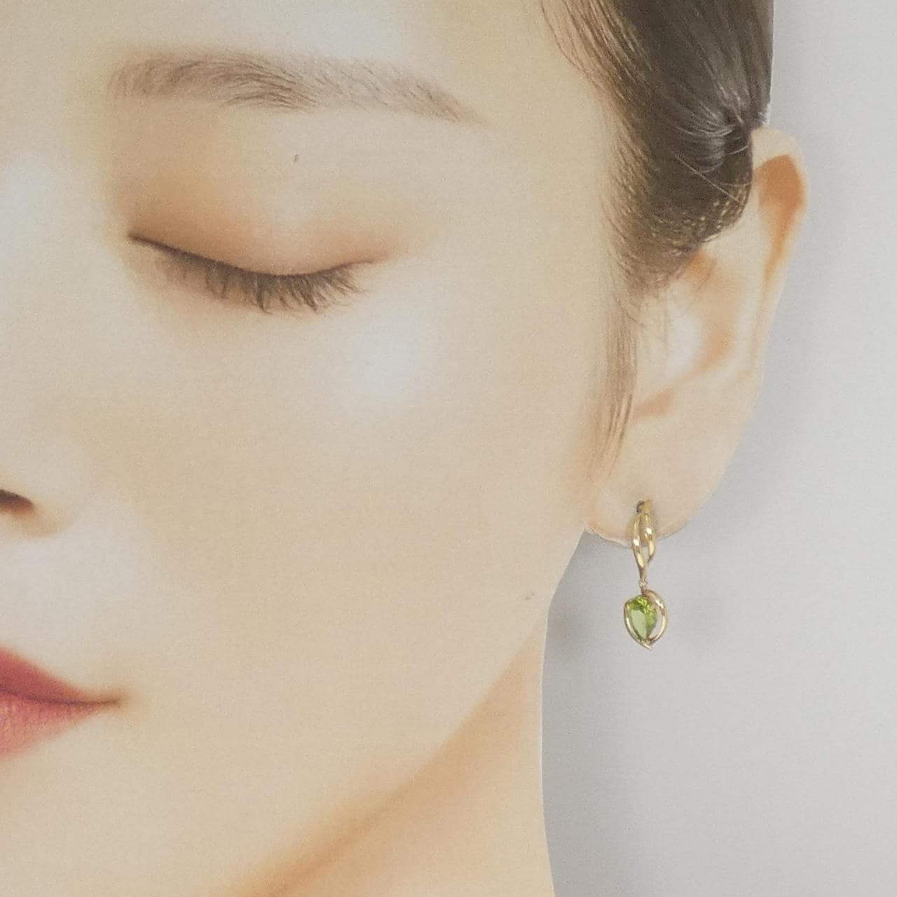 K10YG ペリドット ピアス