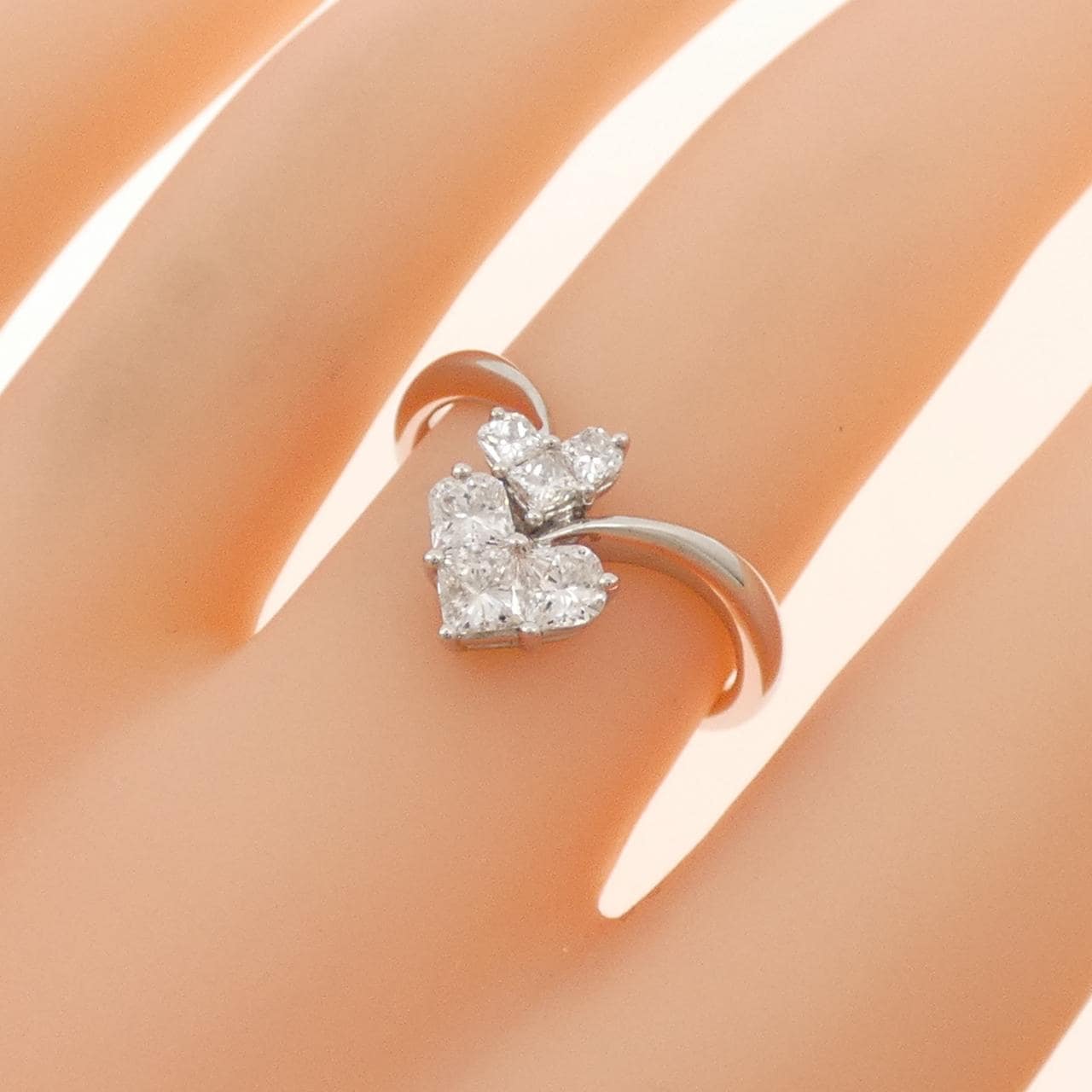 K18WG ハート ダイヤモンド リング 0.81CT