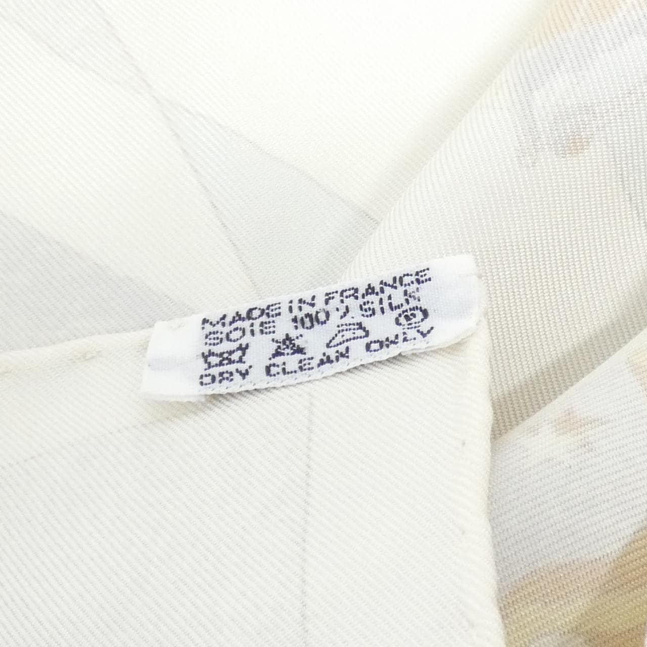 エルメス FACE AU LARGE カレ スカーフ