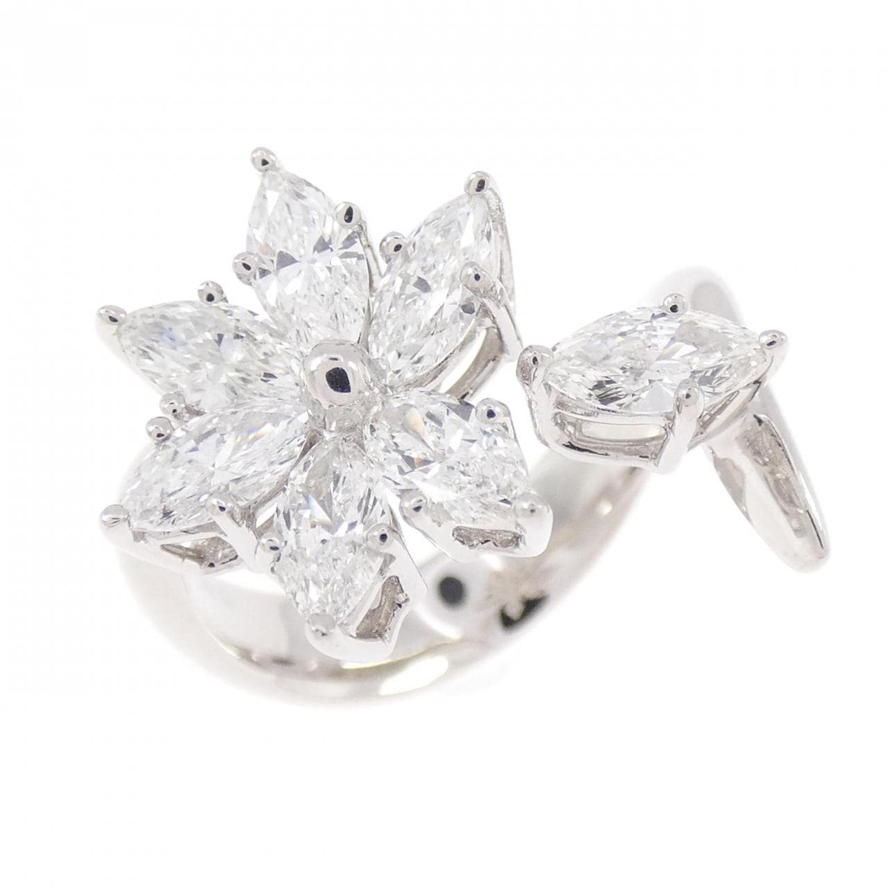 750WG フラワー ダイヤモンド リング 1.44CT