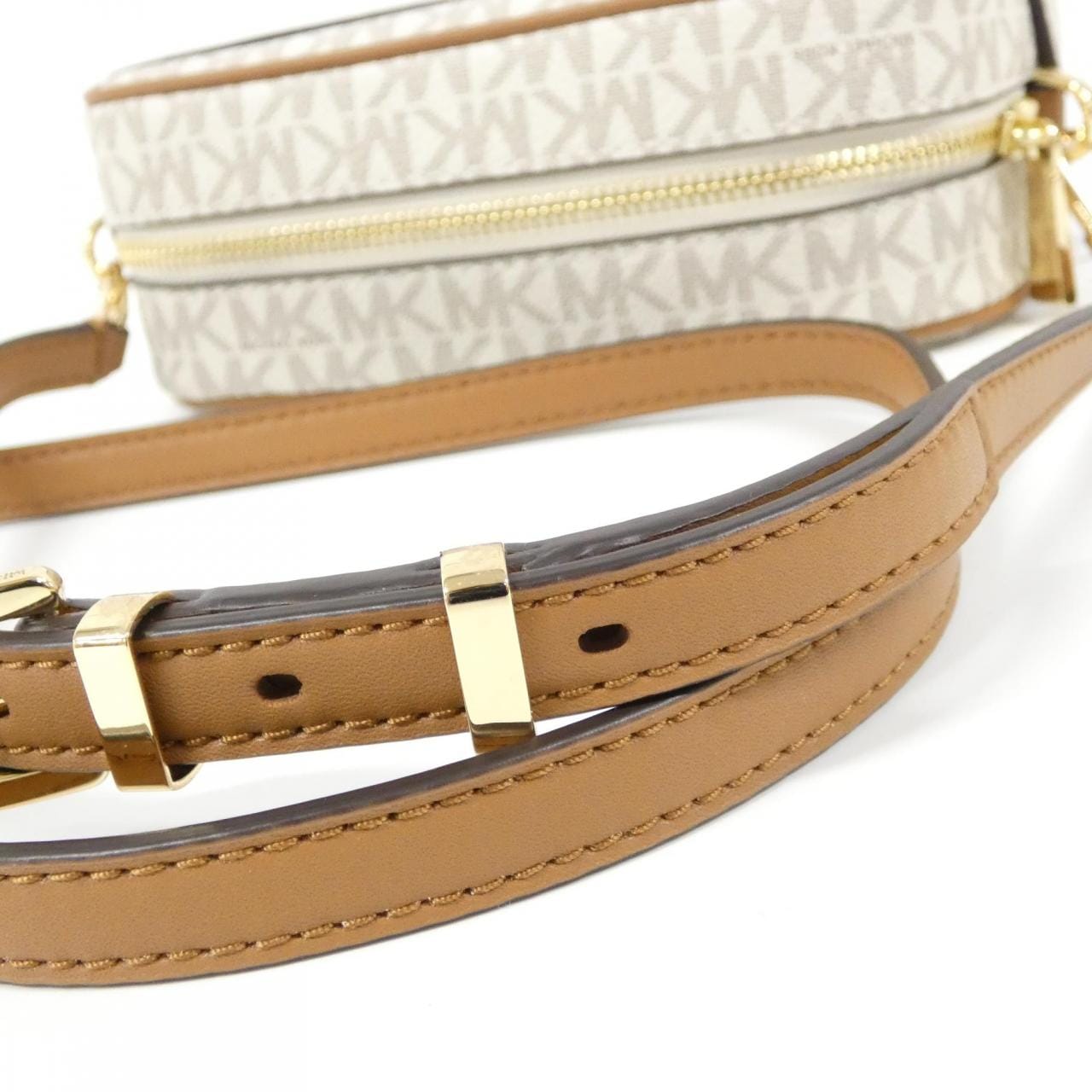 【新品】マイケルマイケルコース JET SET 32F5GJ6C5B ショルダーバッグ