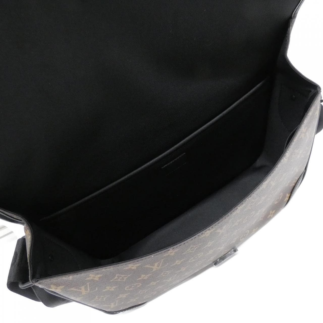 ルイヴィトン モノグラム マカサー アーチー メッセンジャー GM M46371 ショルダーバッグ