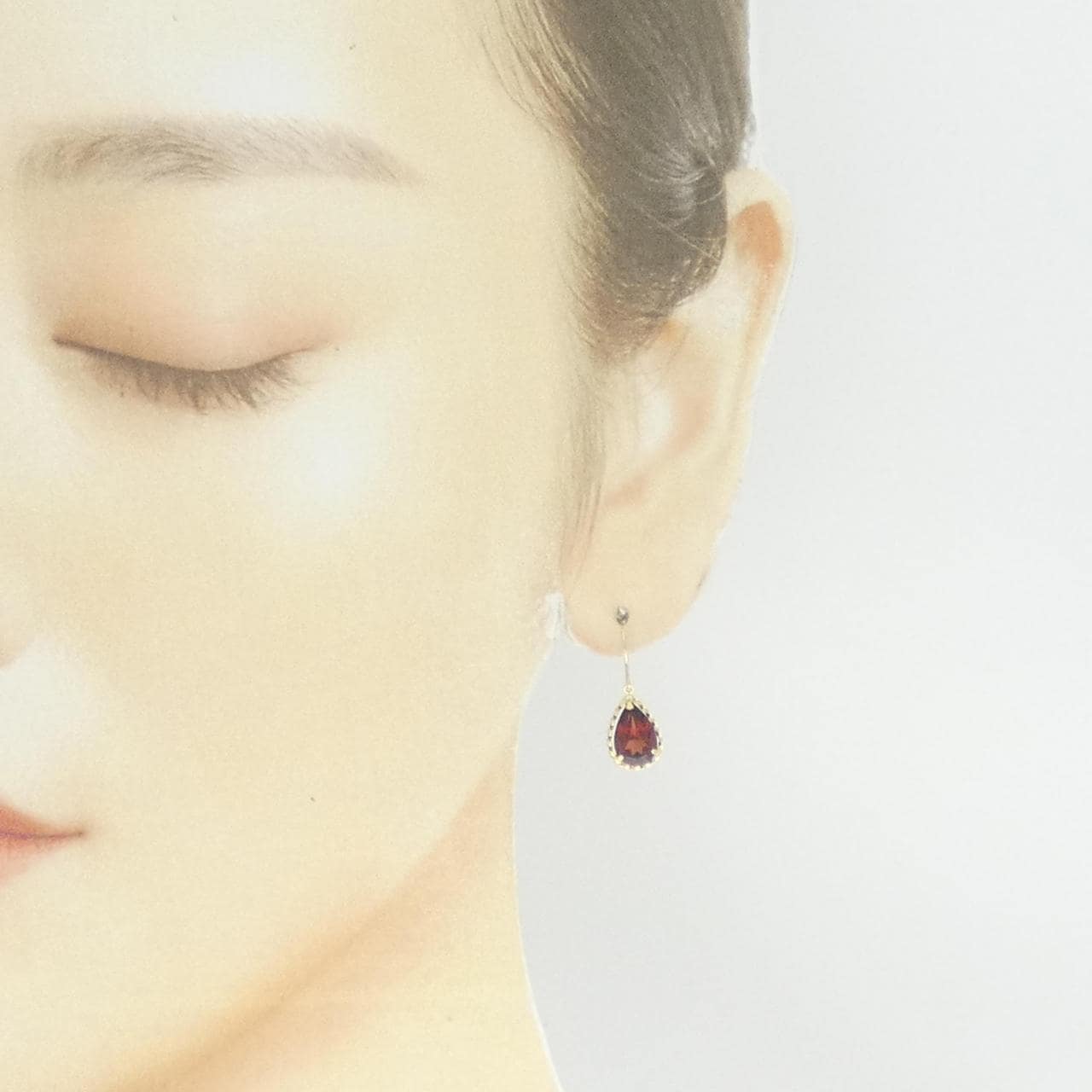 [BRAND NEW] K18YG Garnet earrings