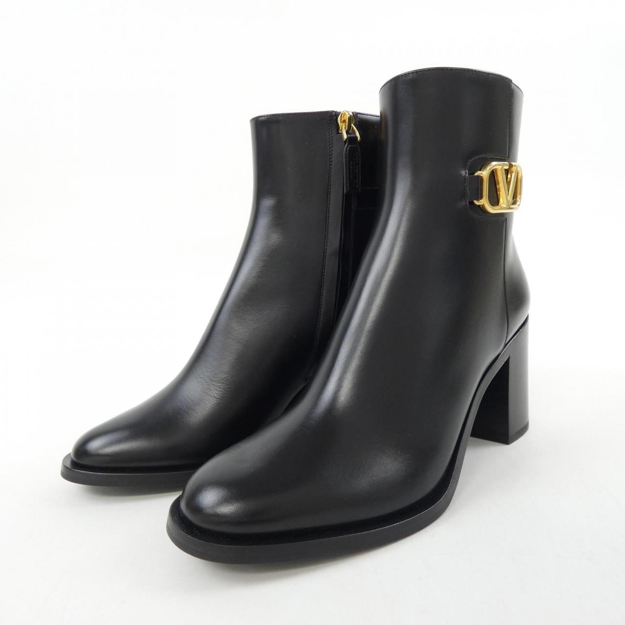 VALENTINO GARAVANI Garavani boots