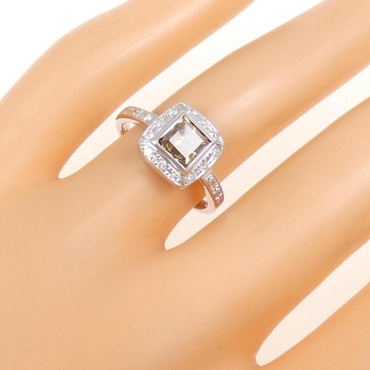 K18WG ダイヤモンド リング 1.047CT