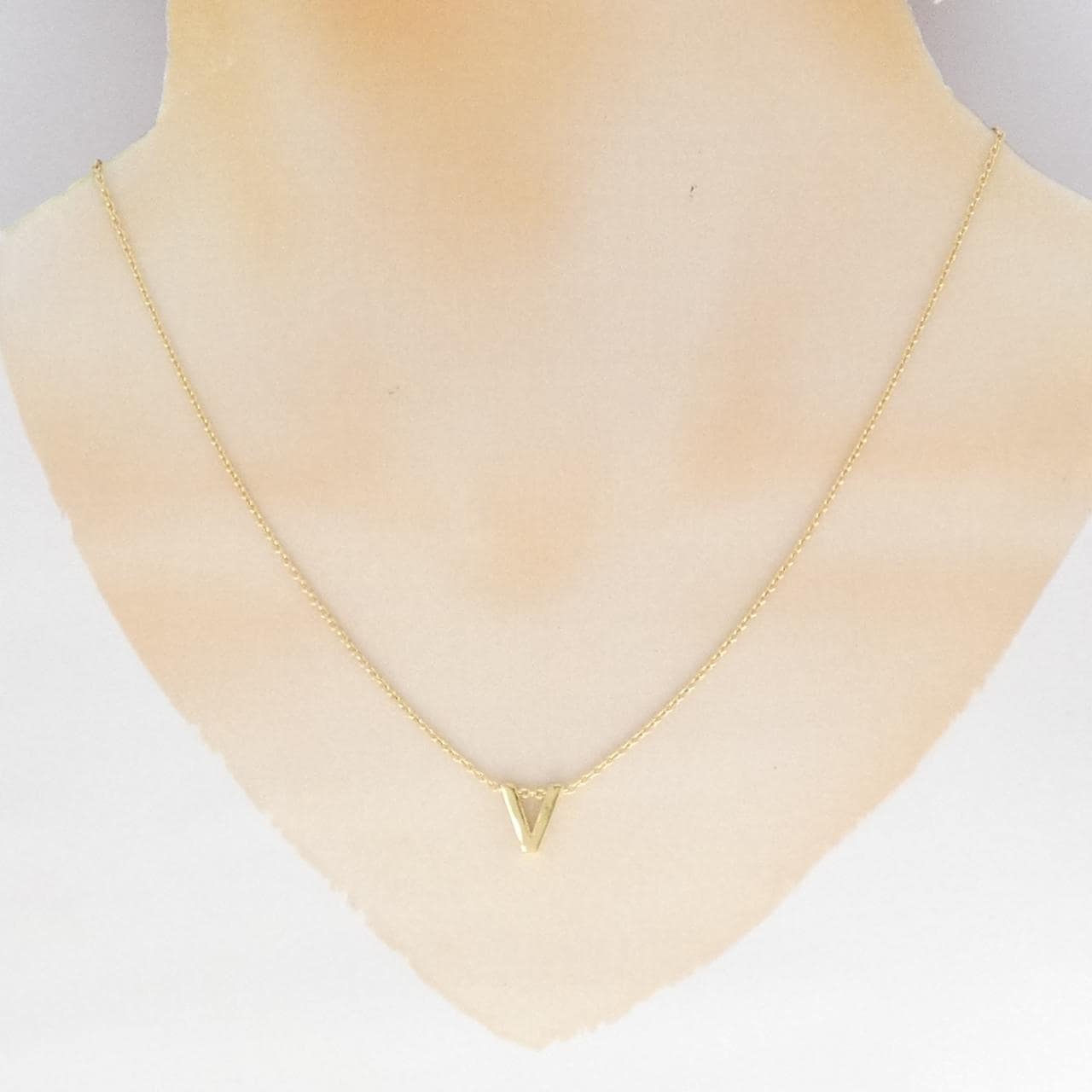 K18YG イニシャルV ネックレス