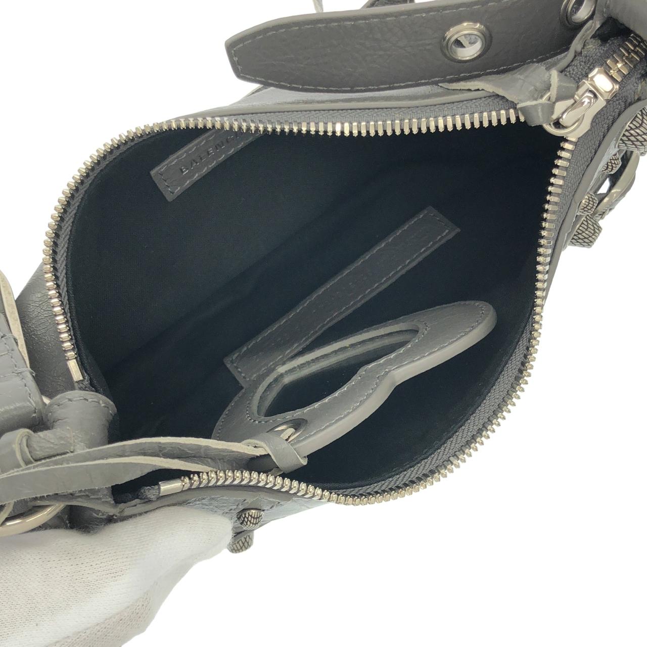 バレンシアガ ル カゴール XS 671309 1VG9Y ショルダーバッグ