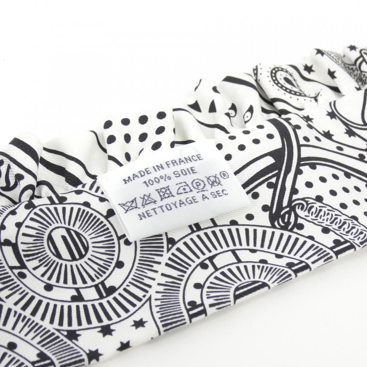 エルメス EPERON D'OR BANDANA ツイリー フリル 852978S スカーフ