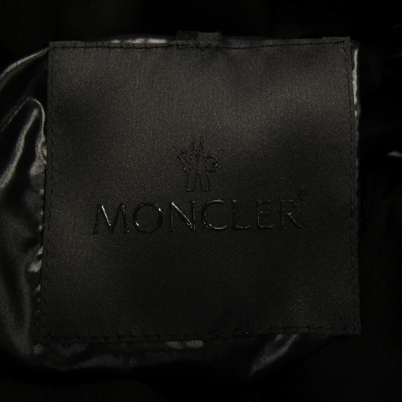 モンクレール MONCLER ダウンジャケット