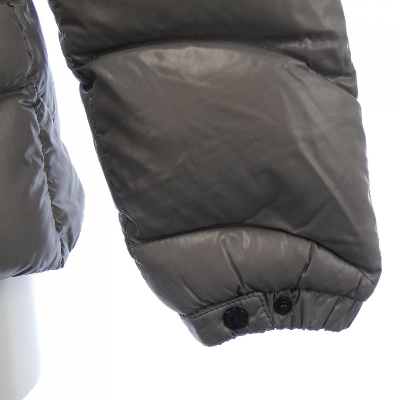 モンクレール MONCLER ダウンジャケット