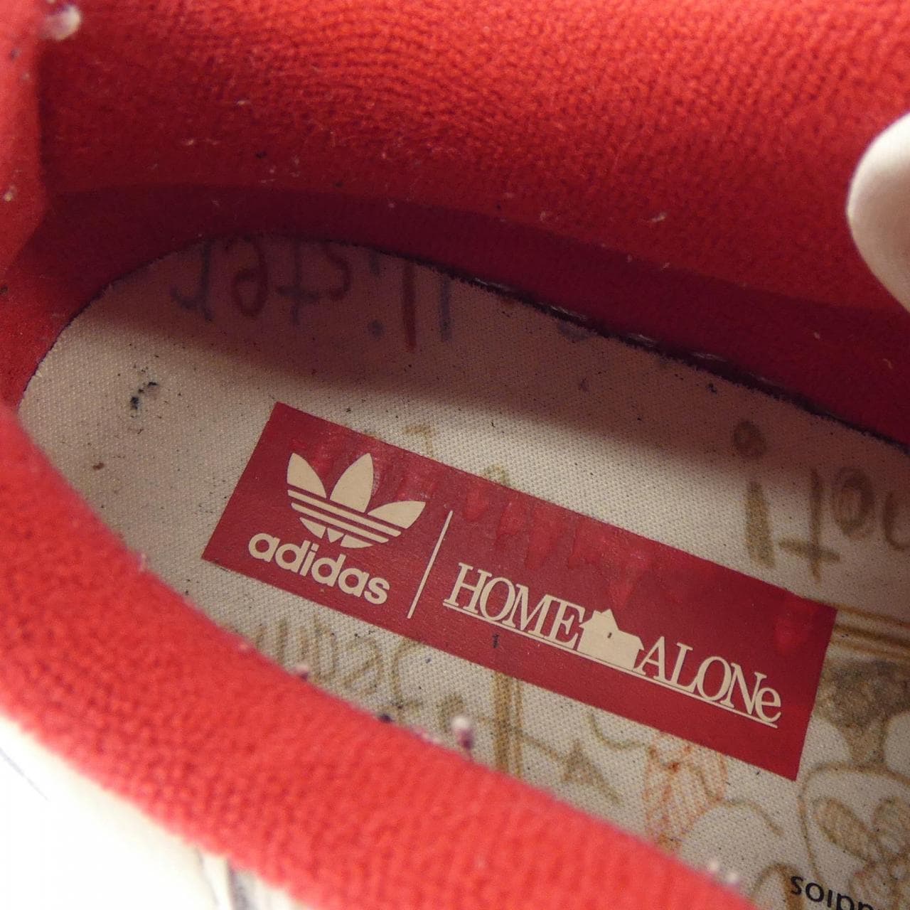 アディダス ADIDAS GZ4378　Home Alone スニーカー