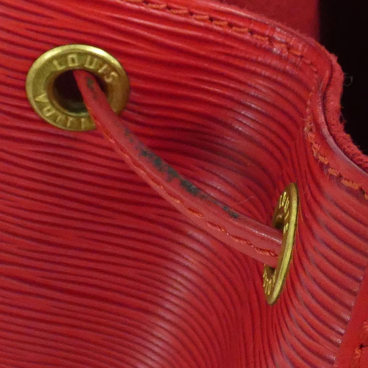 ルイヴィトン エピ プチ ノエ M44107 ショルダーバッグ