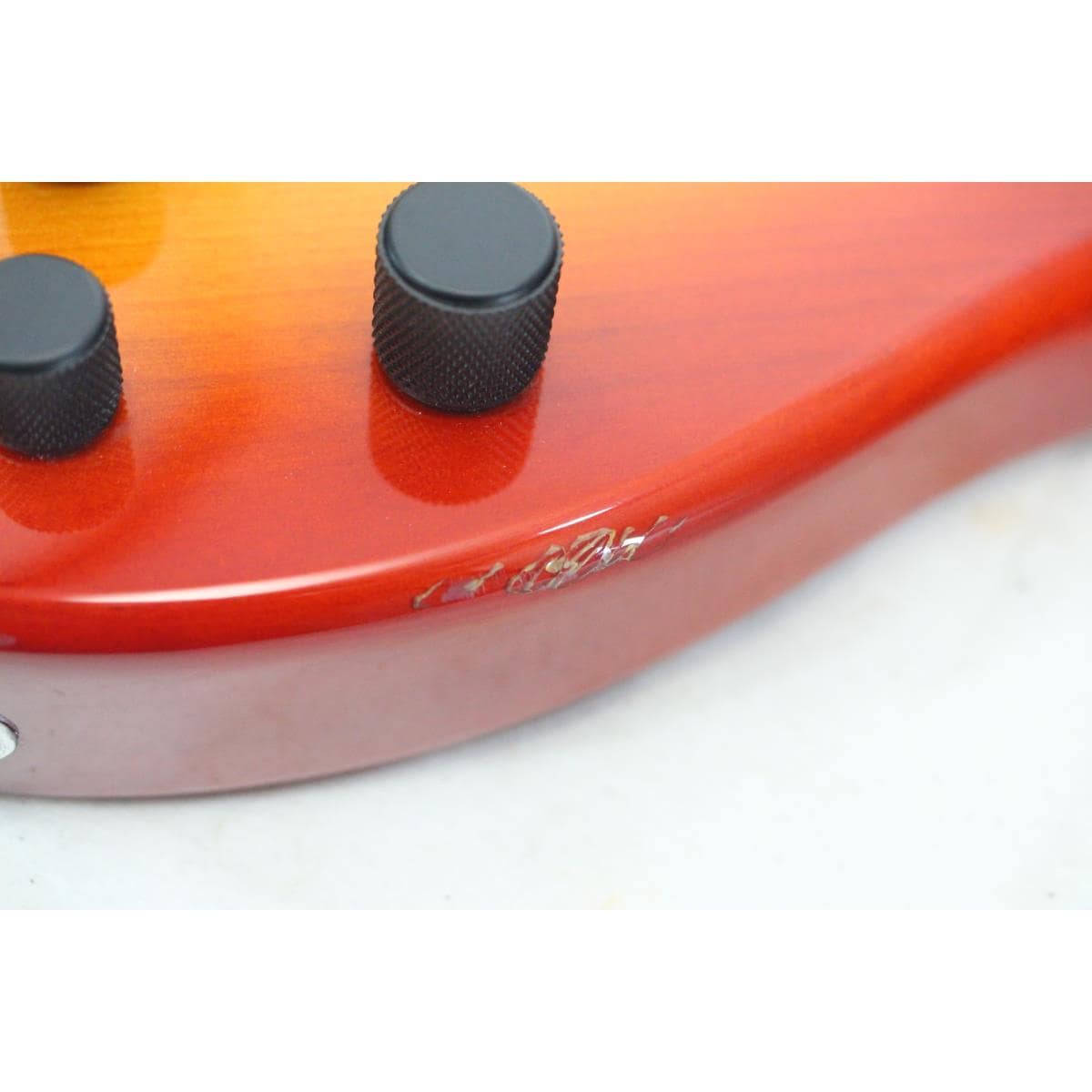 FENDER DELUXE ZONE BASS