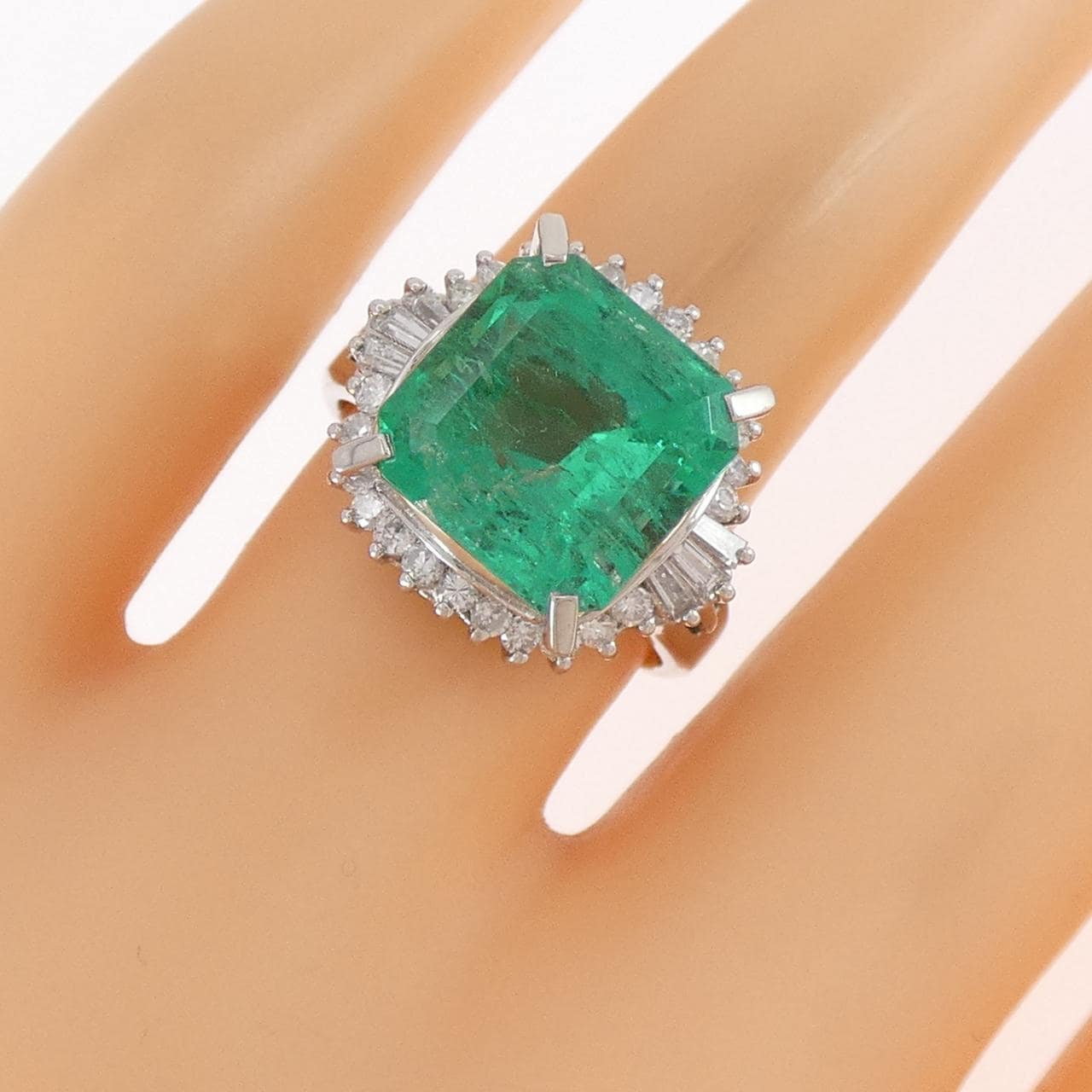PT900 エメラルド リング 5.60CT コロンビア産