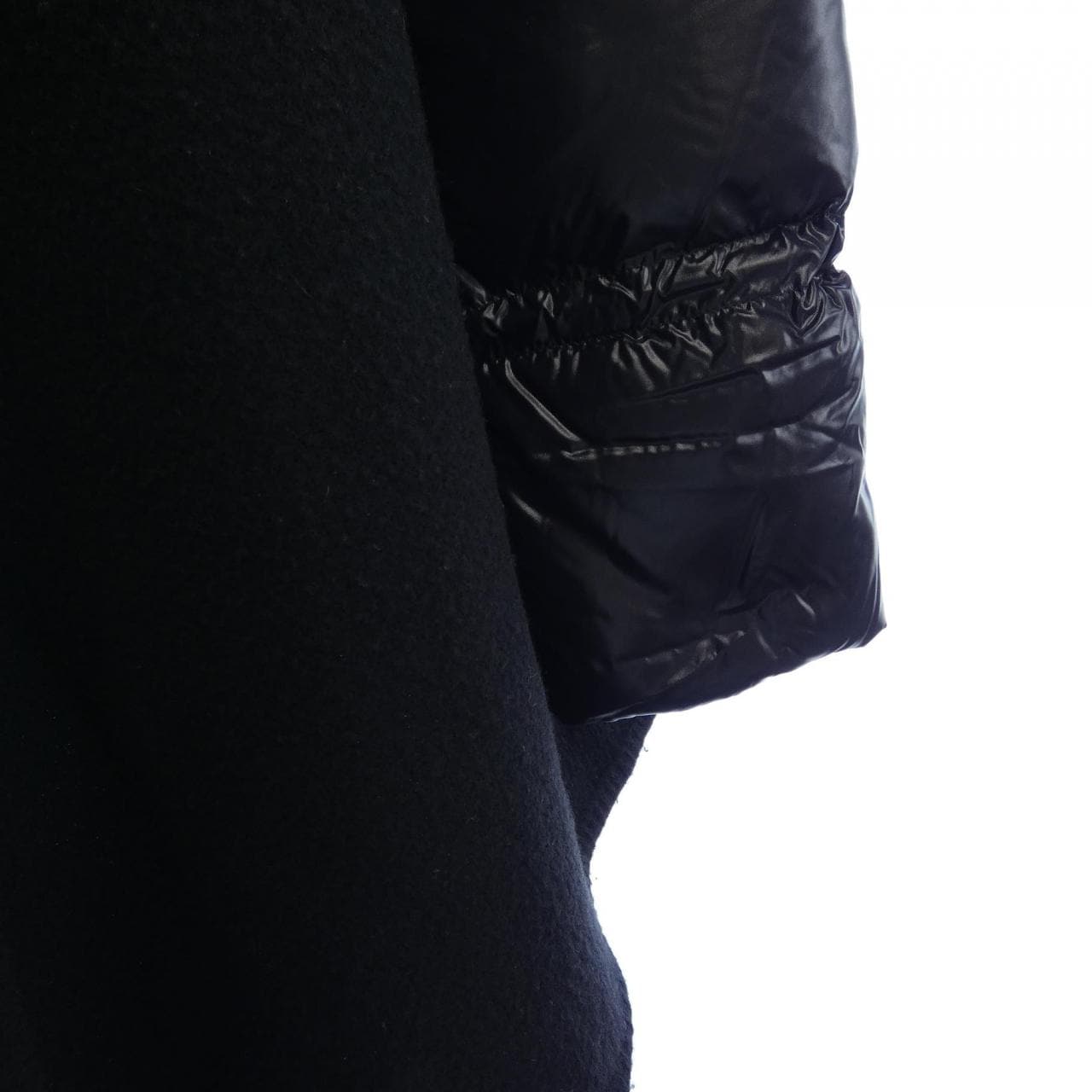 モンクレール MONCLER 20930081885 ダウンジャケット