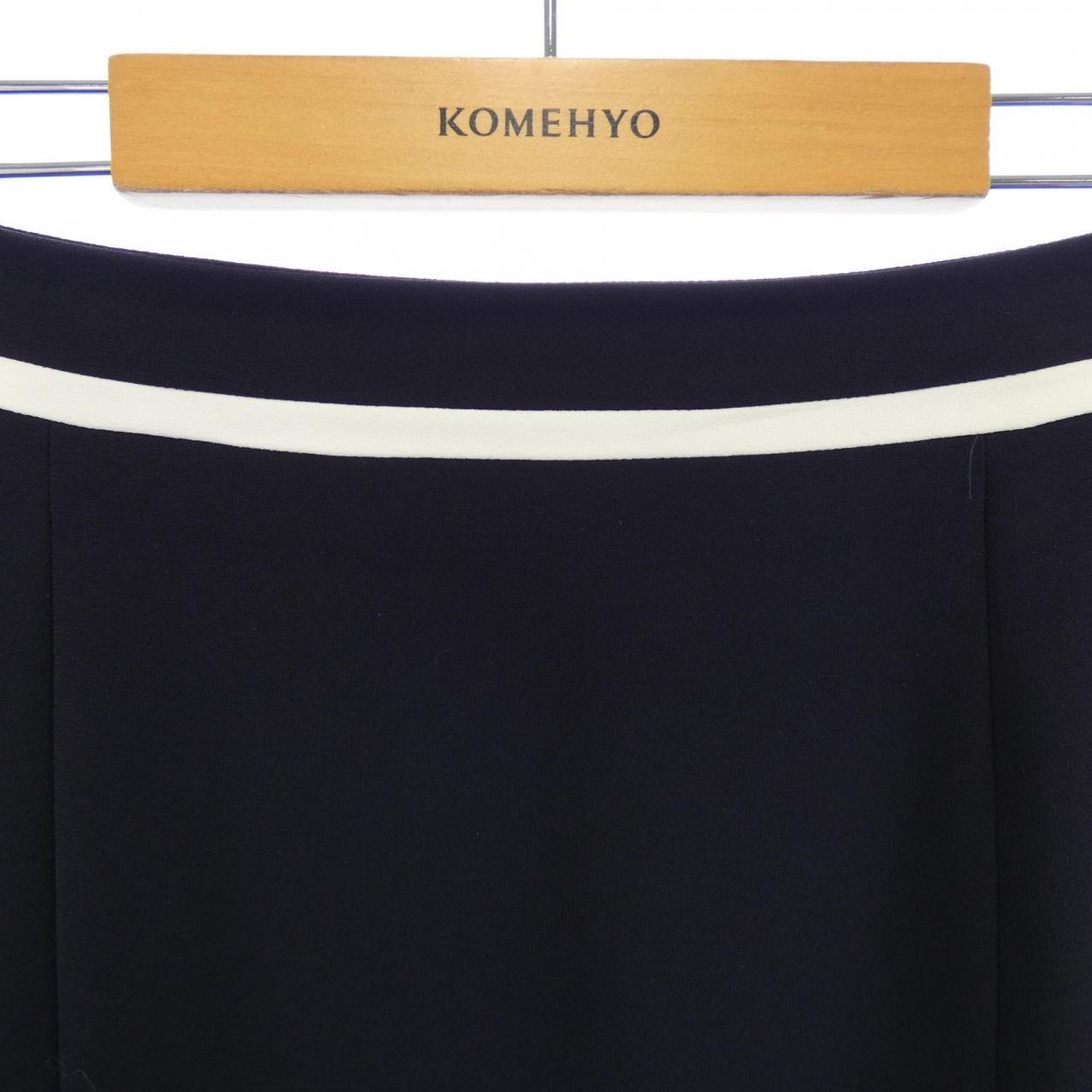 ベイジュ BEIGE. スカート