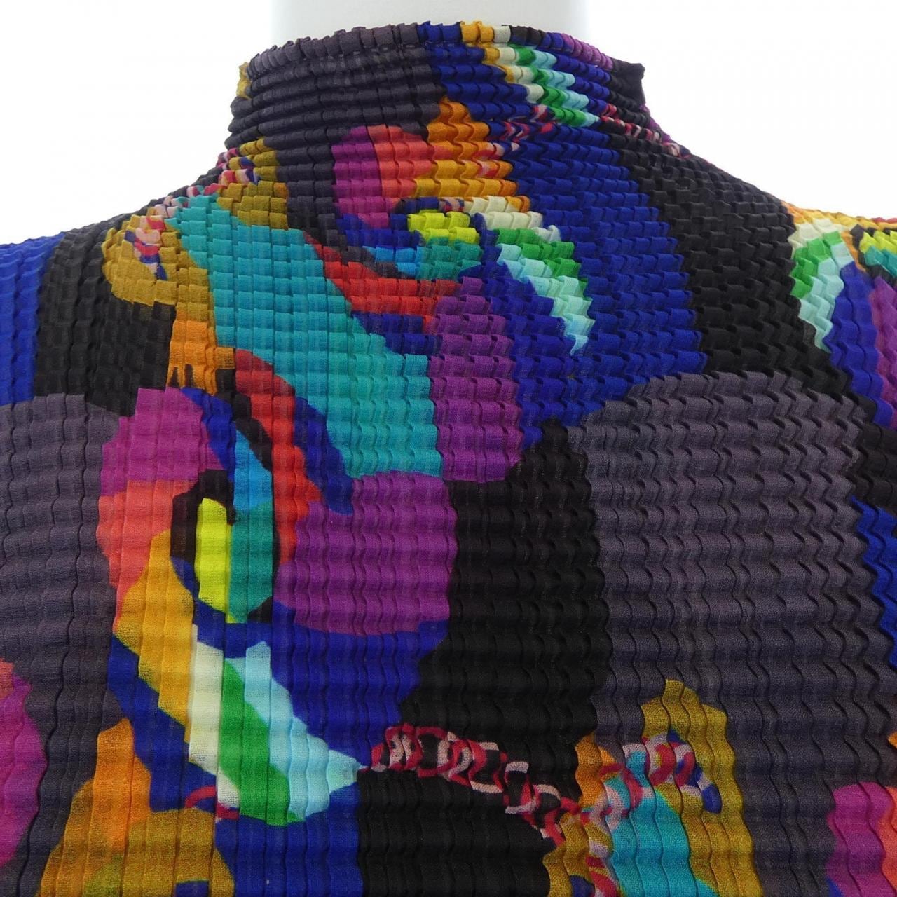 イッセイミヤケ ISSEY MIYAKE IF72FJ286 トップス