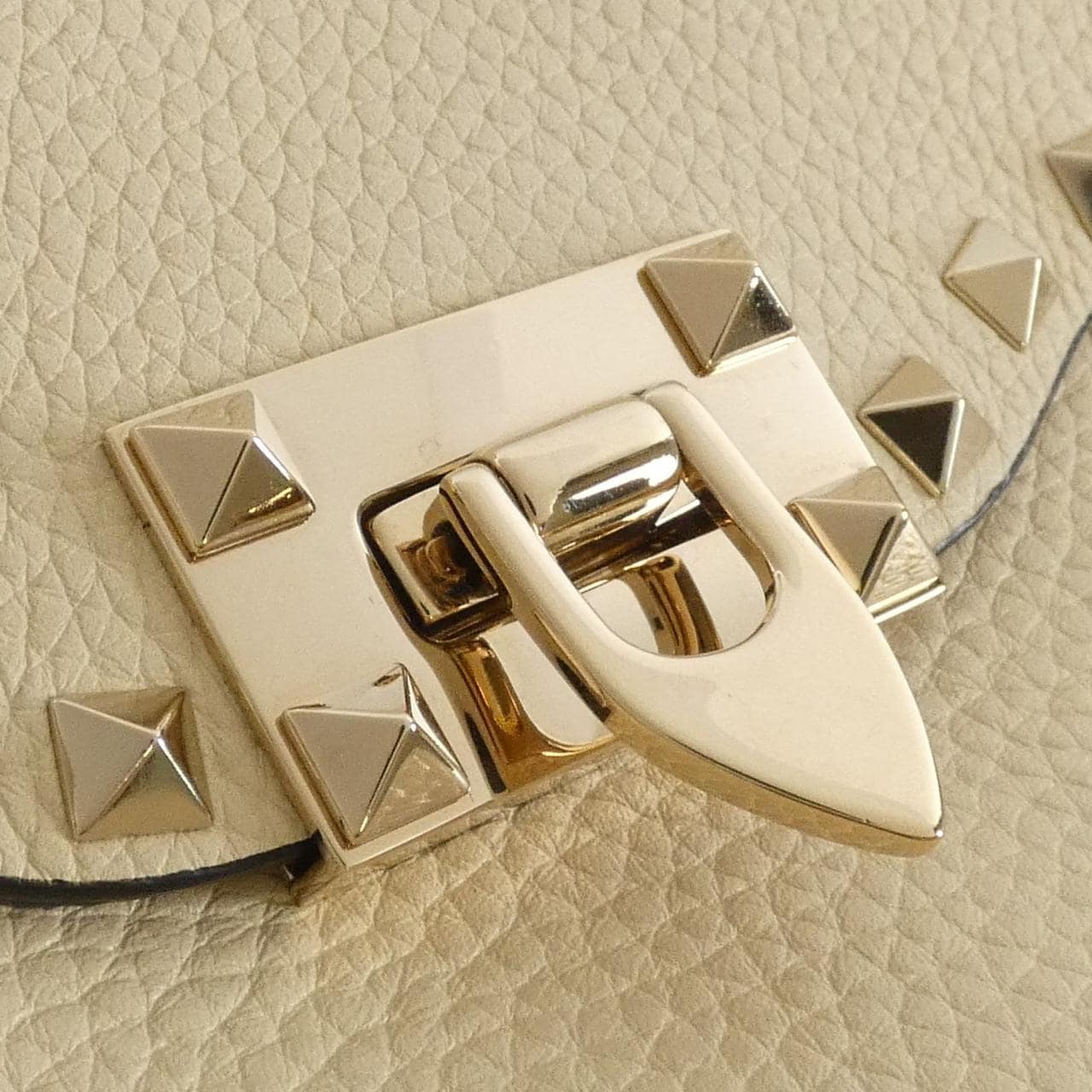 ヴァレンティノガラヴァーニ ショルダーバッグ