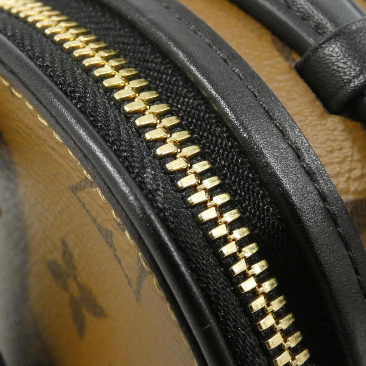 ルイヴィトン モノグラム リバース ミニ ボワット シャポー M68276 ショルダーバッグ