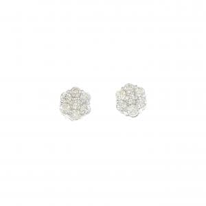 【新品】K18WG フラワー ダイヤモンド ピアス 0.20CT