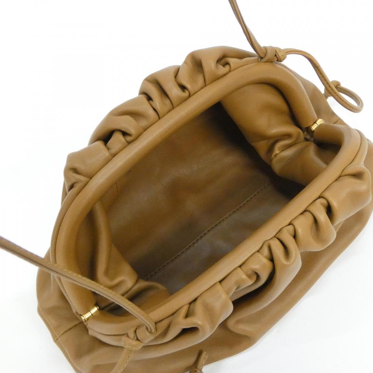 ボッテガヴェネタ 585852 VCP40 ショルダーバッグ