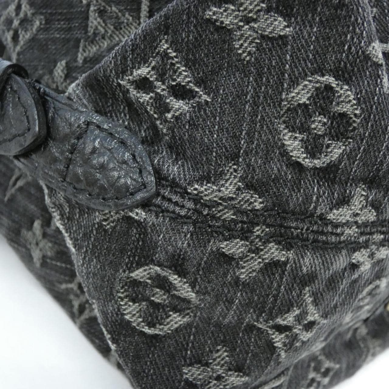 LOUIS VUITTON Monogram Denim Neo Cubby 中号包 M95351