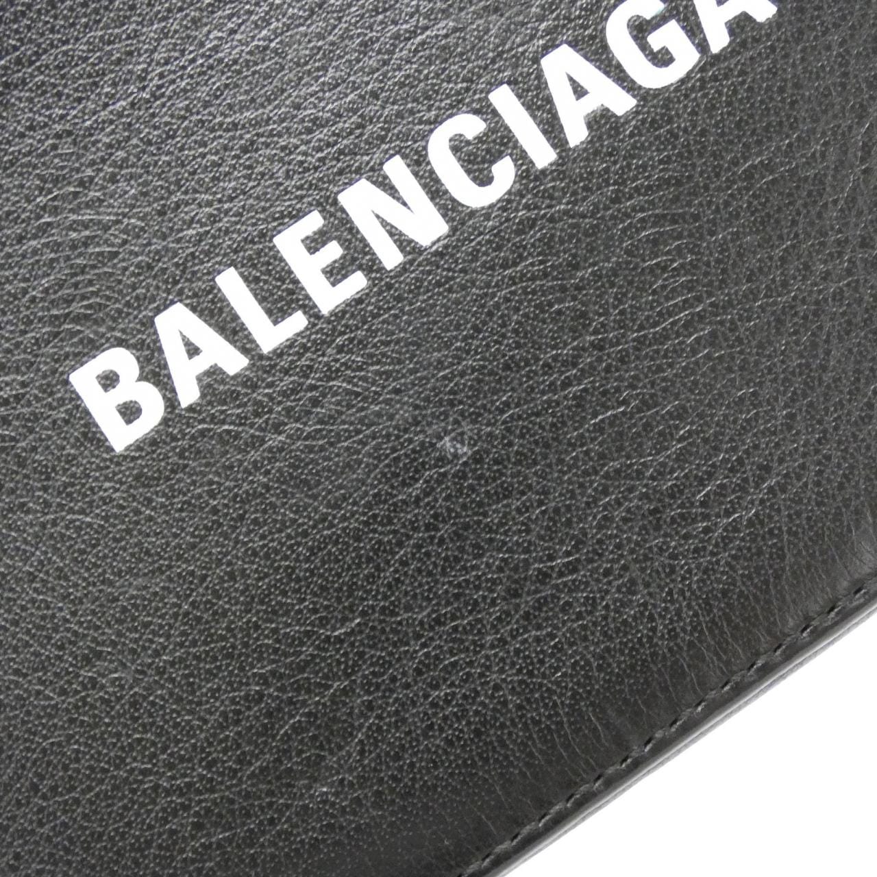 BALENCIAGA日常相机包 XS 608653 DLQ4N 包