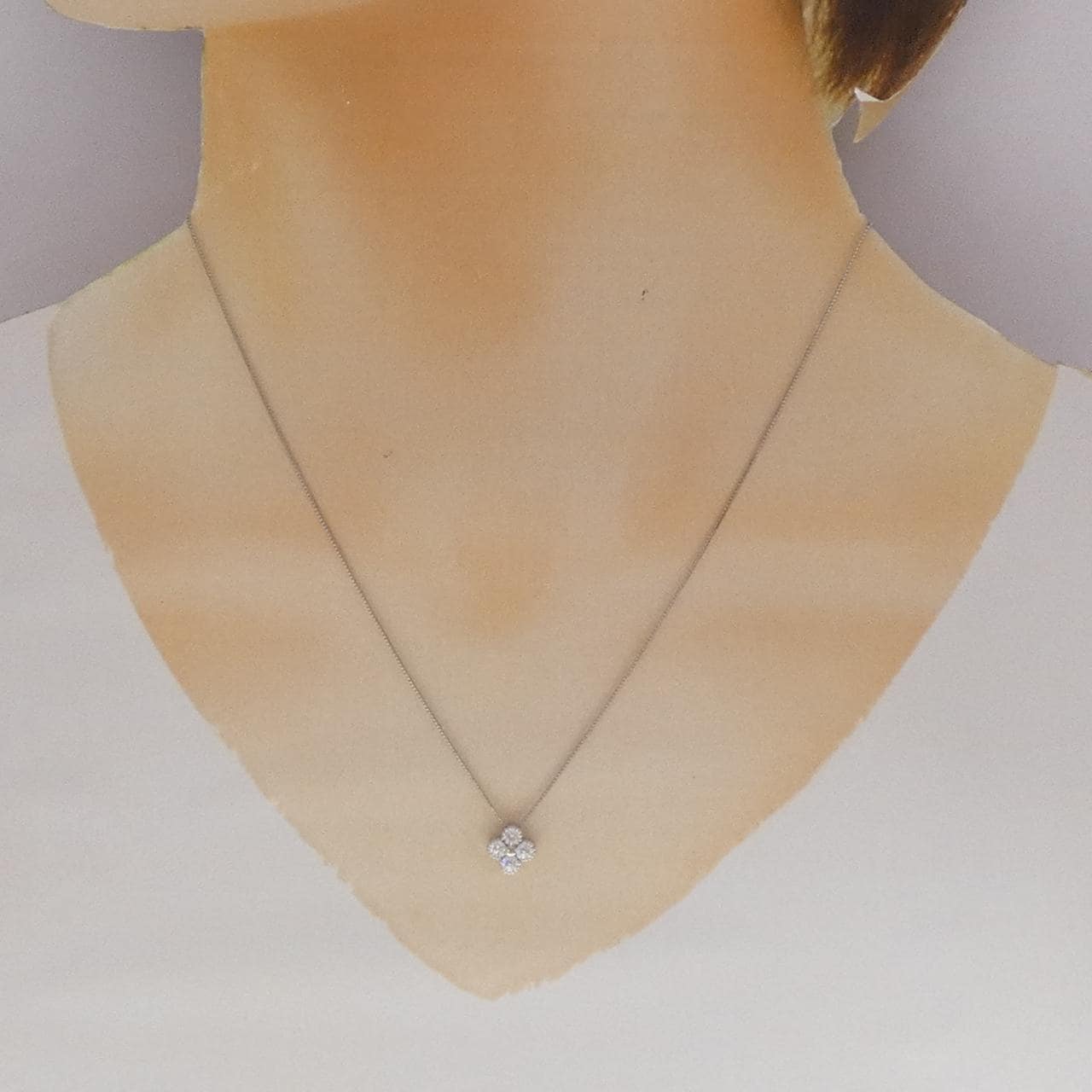 【新品】PT900/PT850 フラワー ダイヤモンド ネックレス 0.302CT