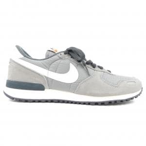 ナイキ NIKE スニーカー