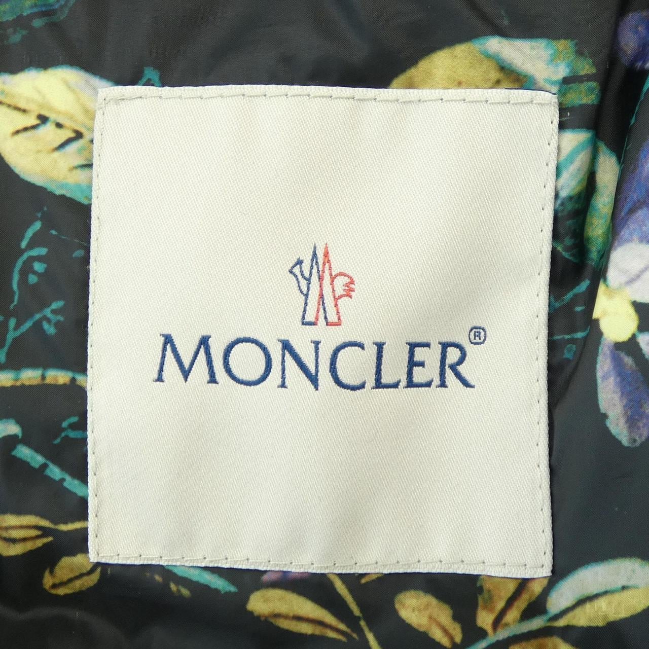 モンクレール MONCLER ダウンジャケット