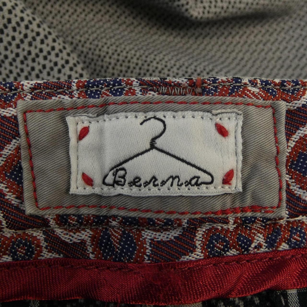 BERNA パンツ