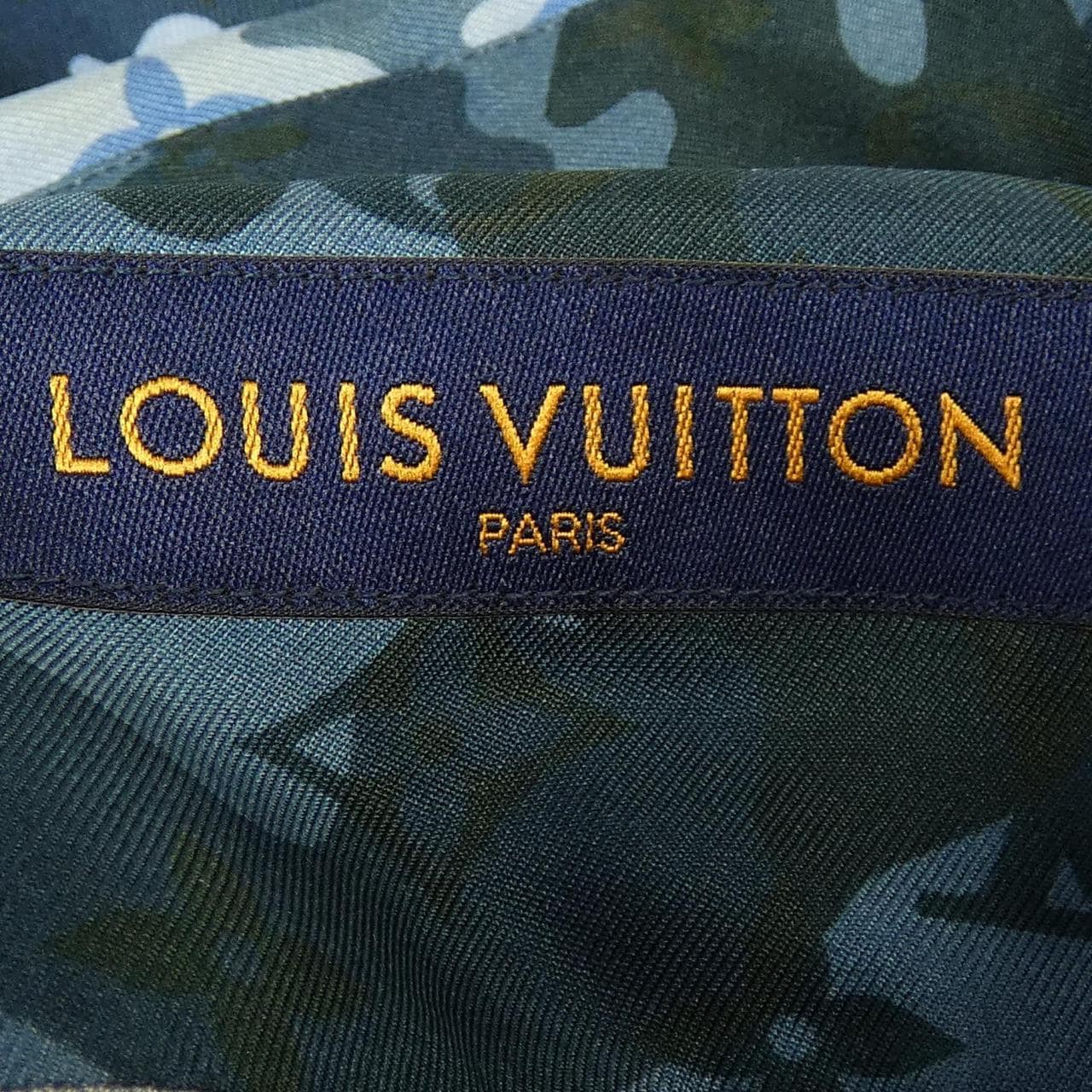 ルイヴィトン LOUIS VUITTON モノグラムカモレギュラーシルクシャツ HJS11WXFU シャツ