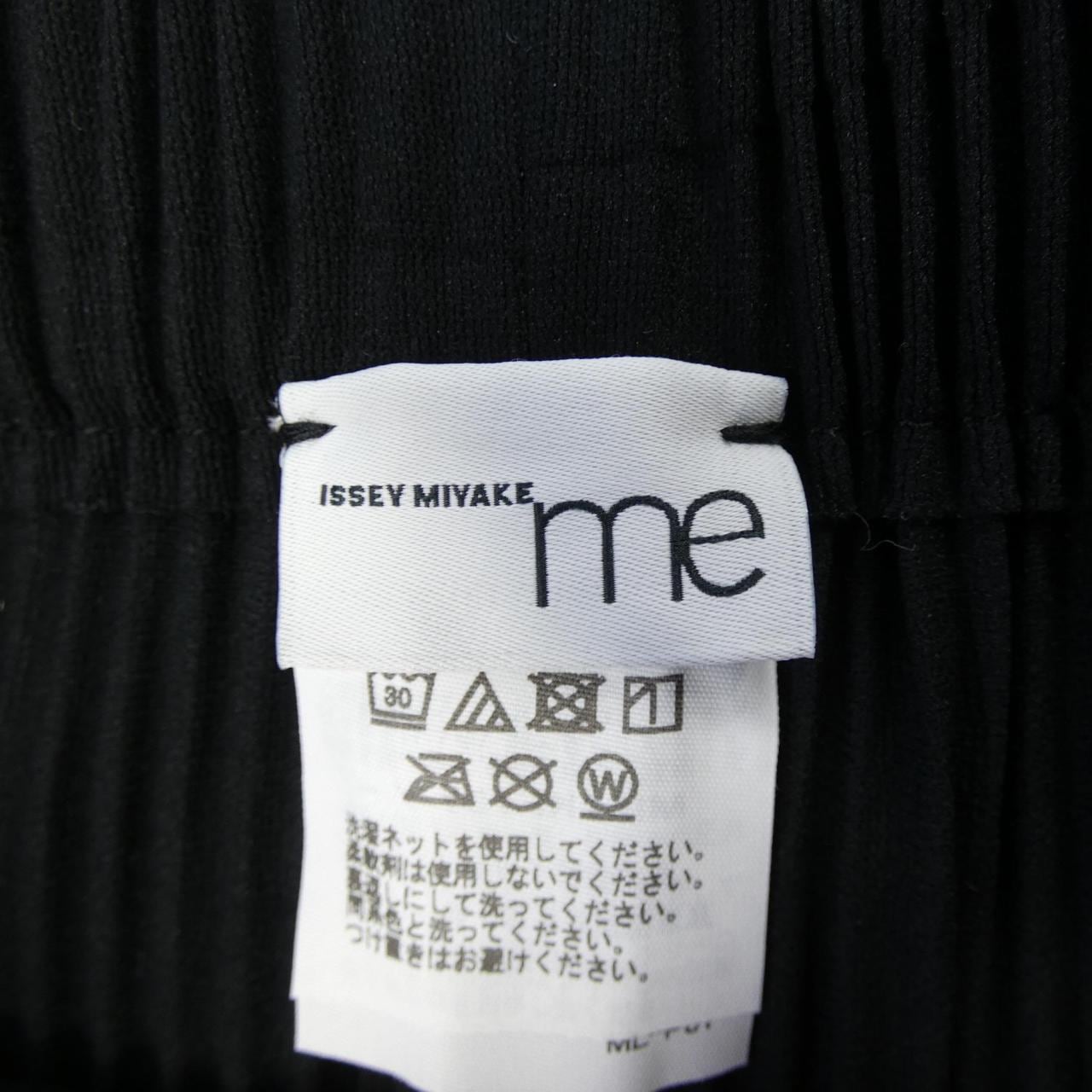 ミーイッセイミヤケ me ISSEY MIYAKE MI62KF797 パンツ