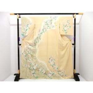 訪問着　友禅金彩加工　刺繍入り