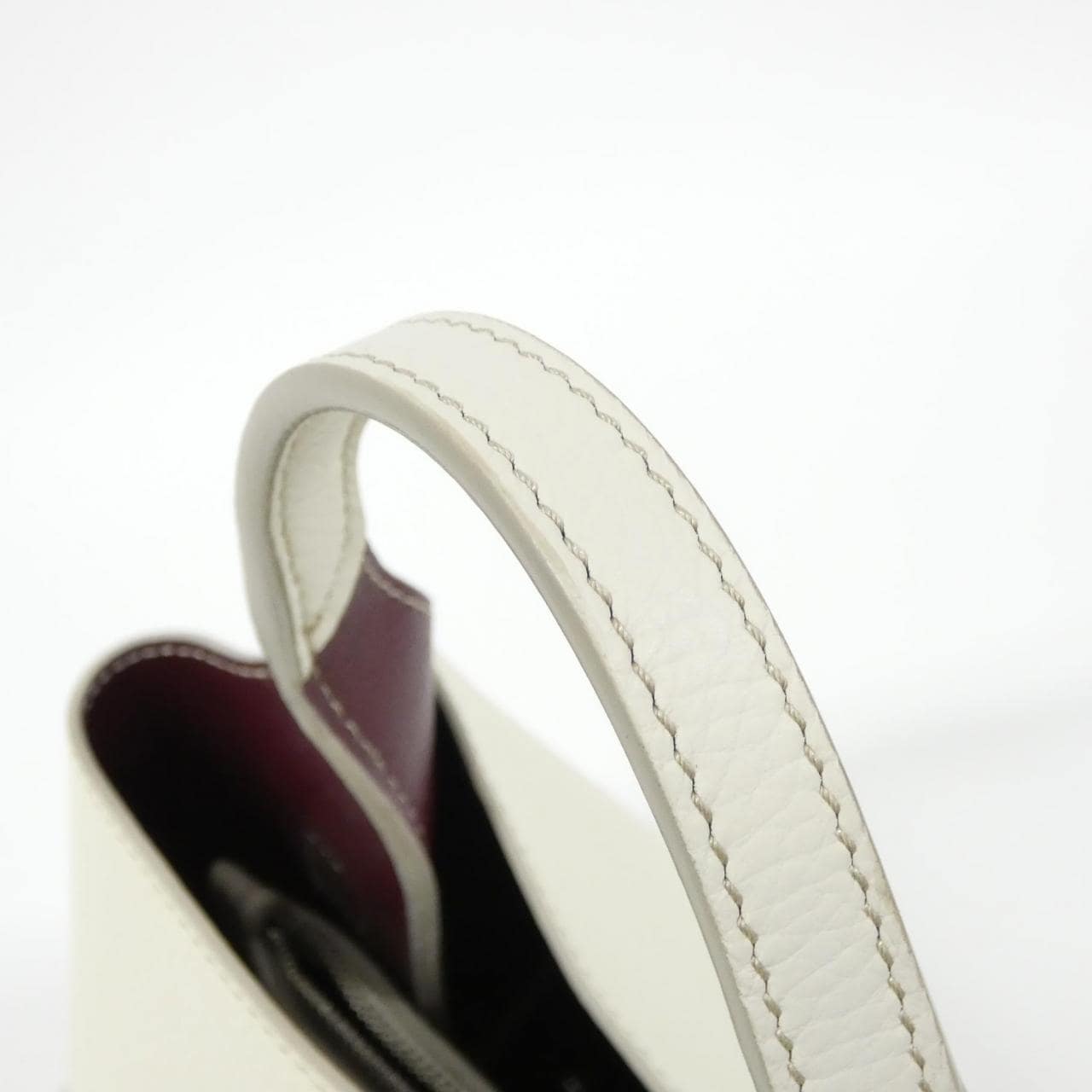 トッズ XBWAPAEL000QRI9P09 バッグ