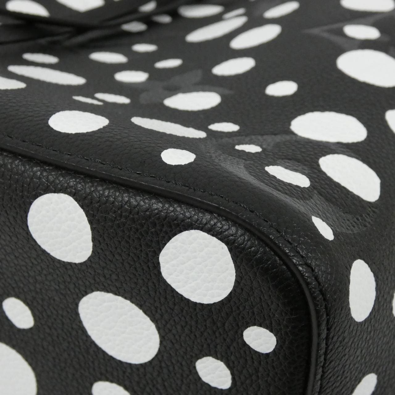 ルイヴィトン モノグラム アンプラント(LV X YK) ネオ ノエ MM M21753 ショルダーバッグ