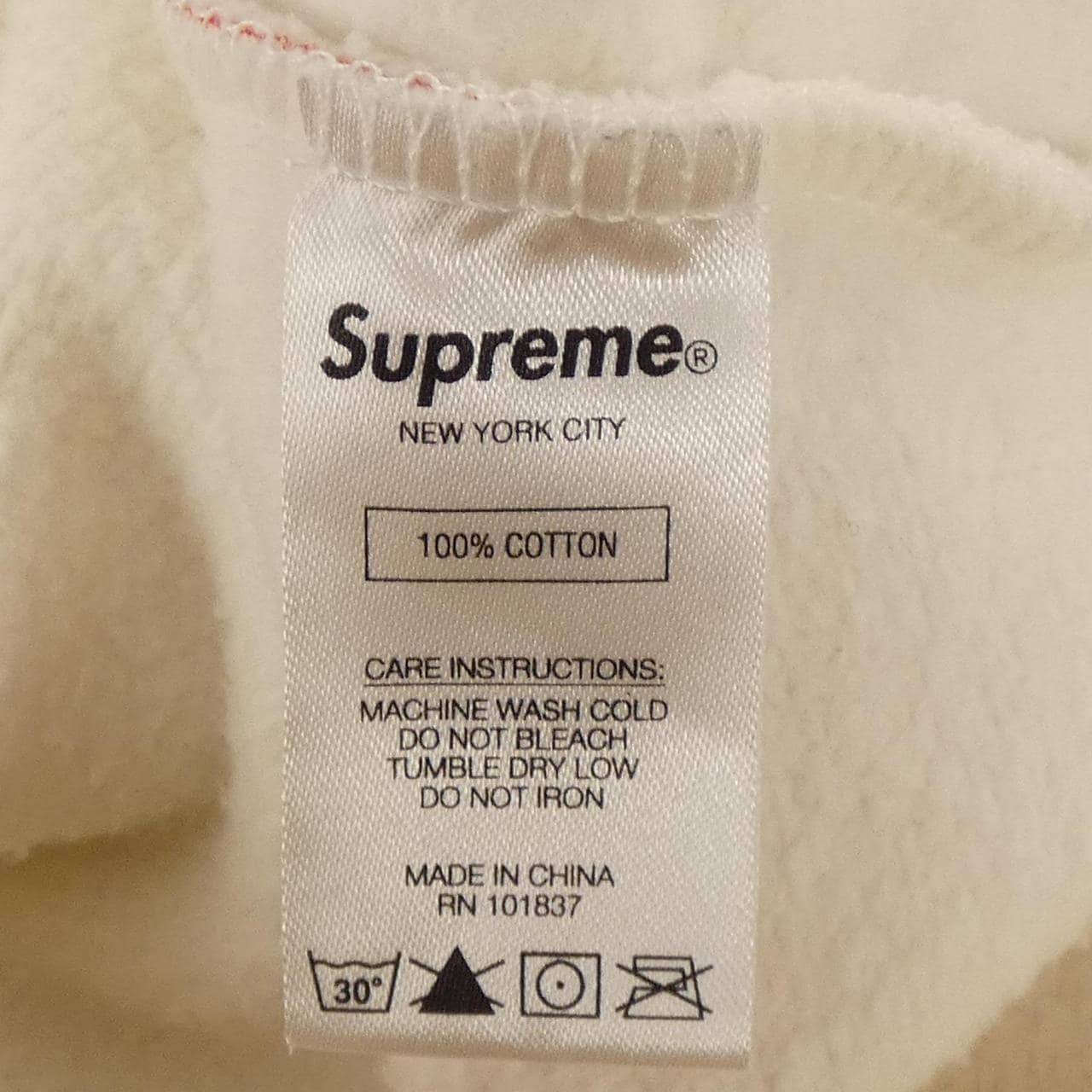 シュプリーム SUPREME パーカー
