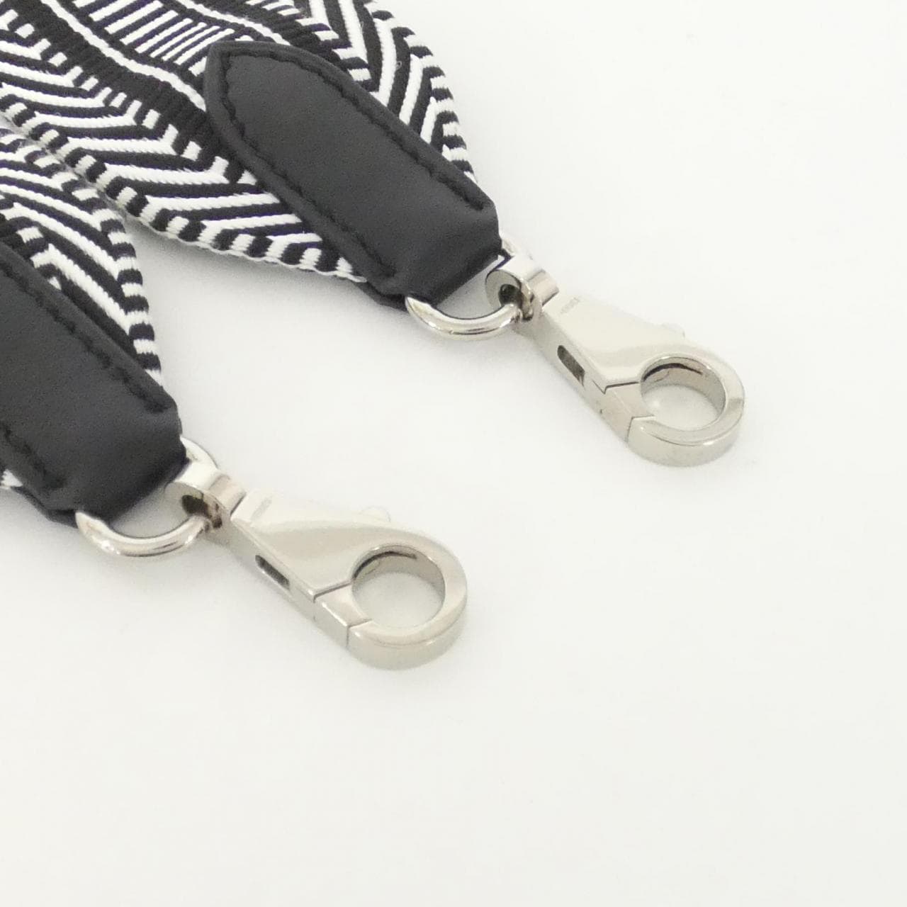 エルメス サングル カヴァル 073651CK ストラップ